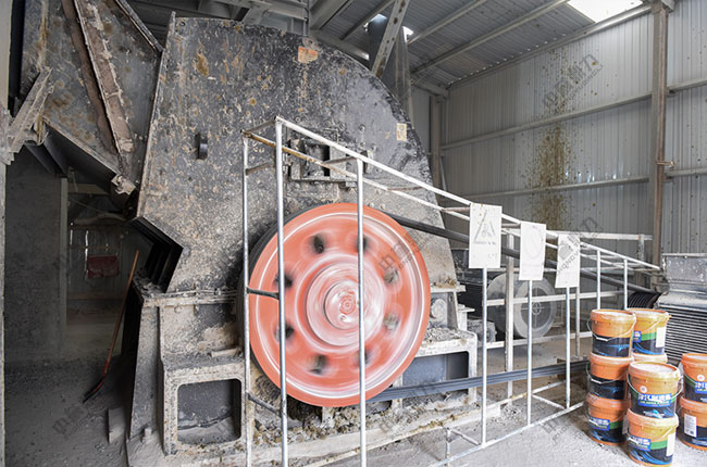 使用中譽(yù)鼎力時(shí)產(chǎn)1100噸綠色環(huán)保砂石骨料生產(chǎn)線設(shè)備