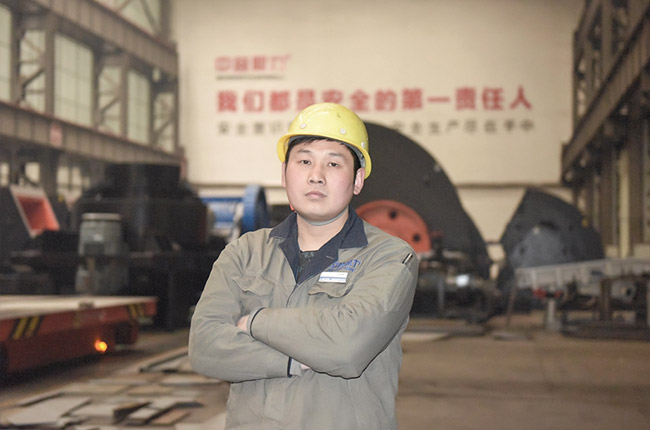 李衛華從車間工人到市級勞動模范 李衛華從車間工人到市級勞動模范