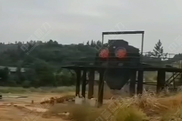 ���u(y��)�����н�¶�����a(ch��n)��