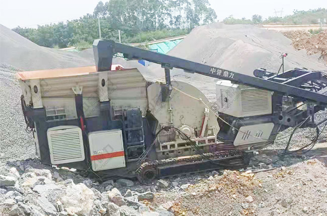 履帶移動式重錘破碎機(jī) 履帶移動式重錘破碎機(jī)