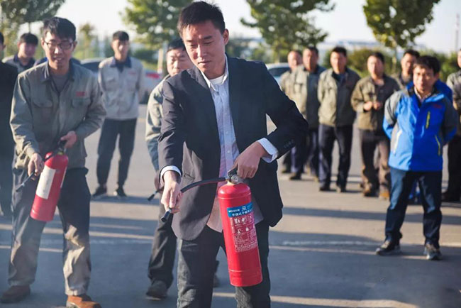 中譽鼎力智能裝備有限公司進行消防實操演練