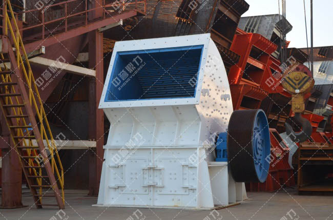 大型單段錘式破碎機(jī)