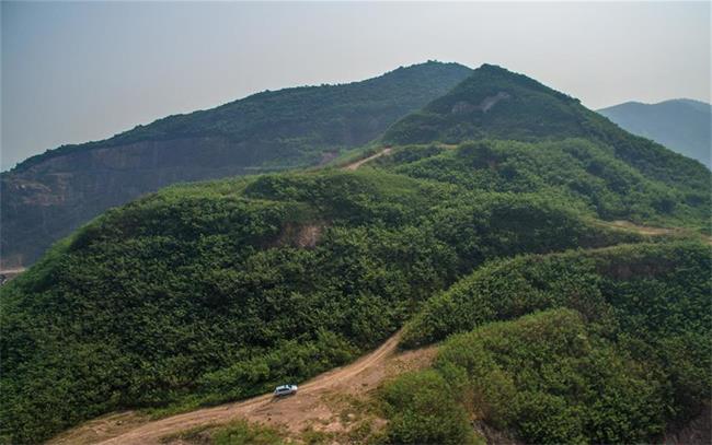 浙江長興廢棄礦山如今成美麗青山