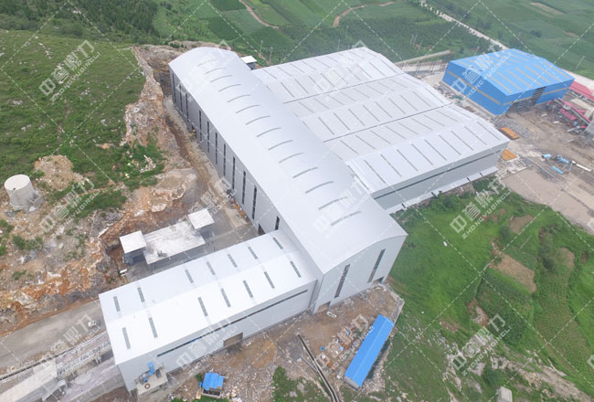 河北白沙大型石料破碎機使用現(xiàn)場