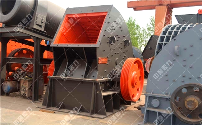 中譽(yù)鼎力1512重錘破碎機(jī)