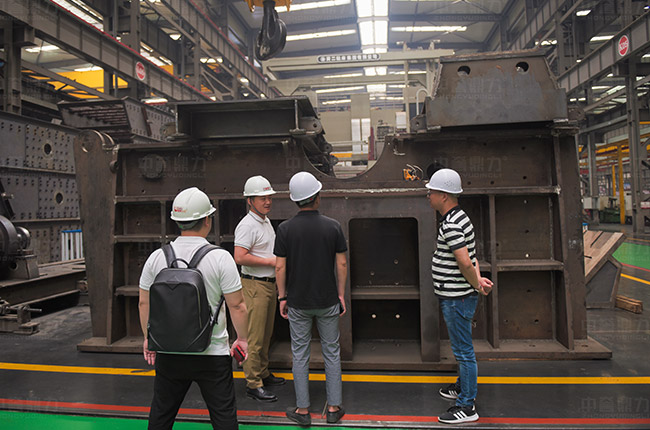 參觀中譽鼎力智能化一體生產車間