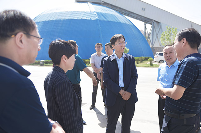 參觀資源有限公司時產(chǎn)3000噸骨料生產(chǎn)線