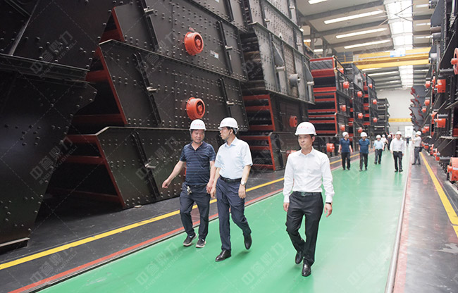 參觀中譽鼎力智能化一體生產(chǎn)車間