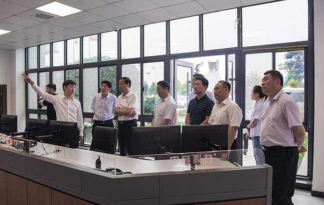 滎陽市導(dǎo)一行實地參觀中譽鼎力礦山管理云數(shù)據(jù)