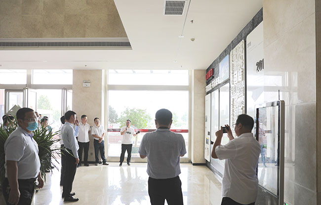 楊總介紹中譽鼎力發展歷程