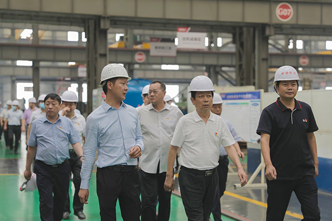 參觀中譽鼎力一體化生產車間