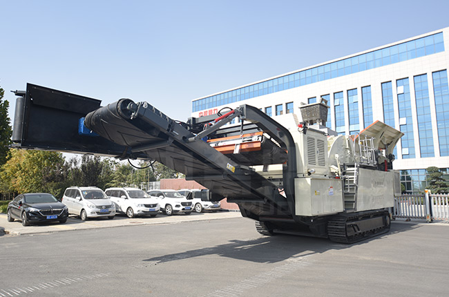 大型移動式破碎機設備設備價格參數介紹 大型移動式破碎機設備設備價格參數介紹